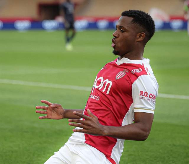 上半场两队, 收获摩纳哥, src