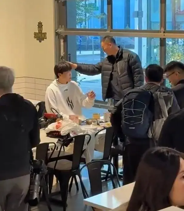 比卢普斯谈, 既有面对国 比卢普斯谈, 既有面对国