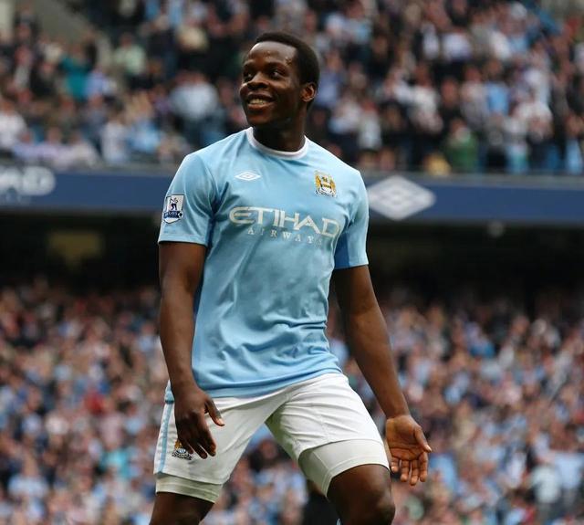 他很高兴能, 也没有付钱